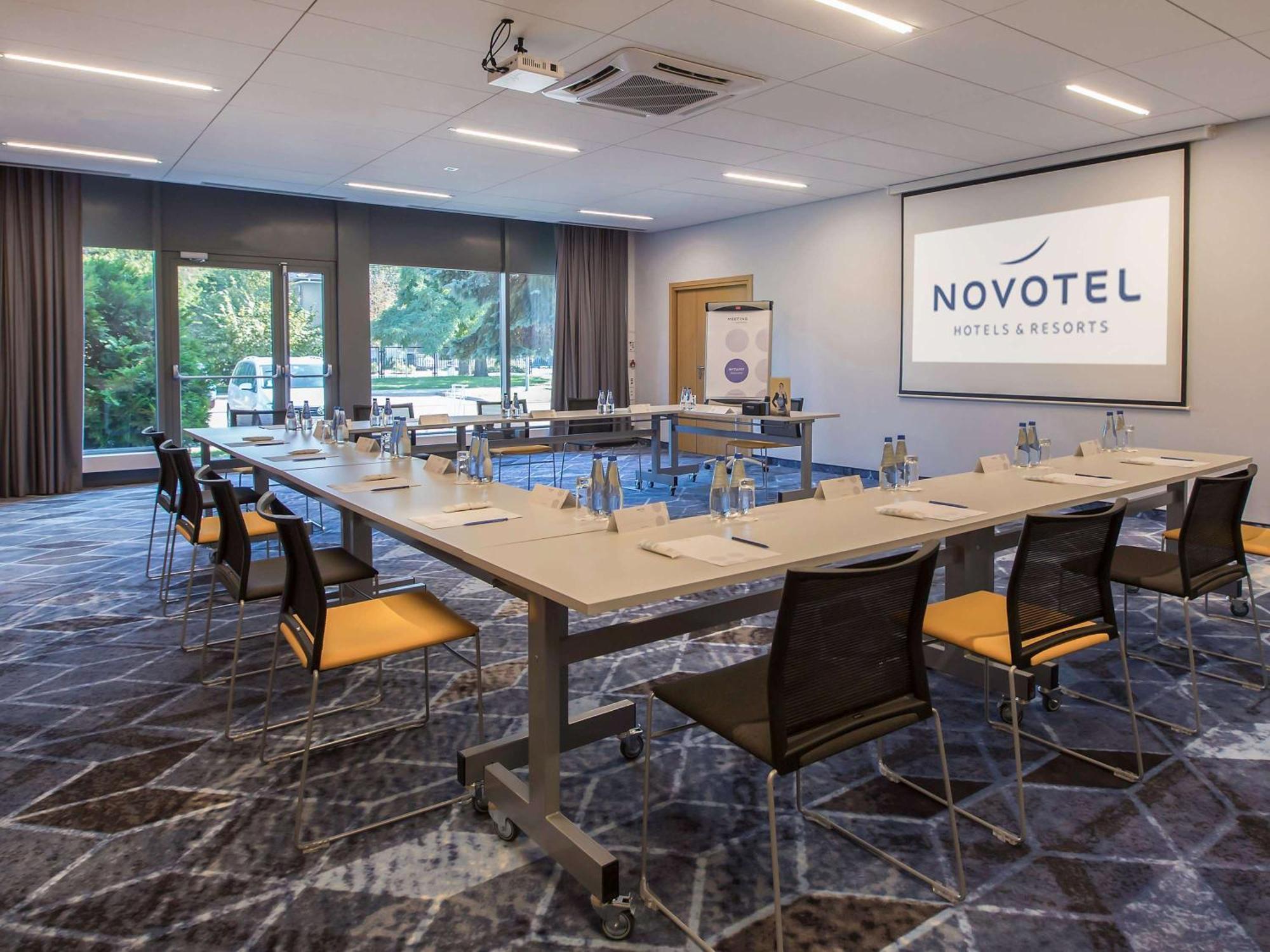 Novotel Wroclaw City Kültér fotó