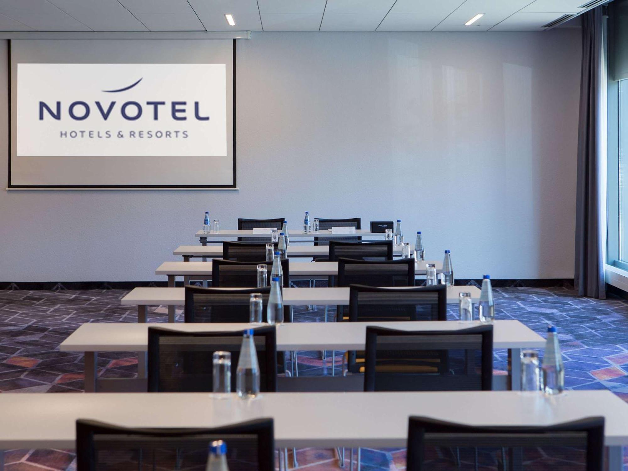 Novotel Wroclaw City Kültér fotó