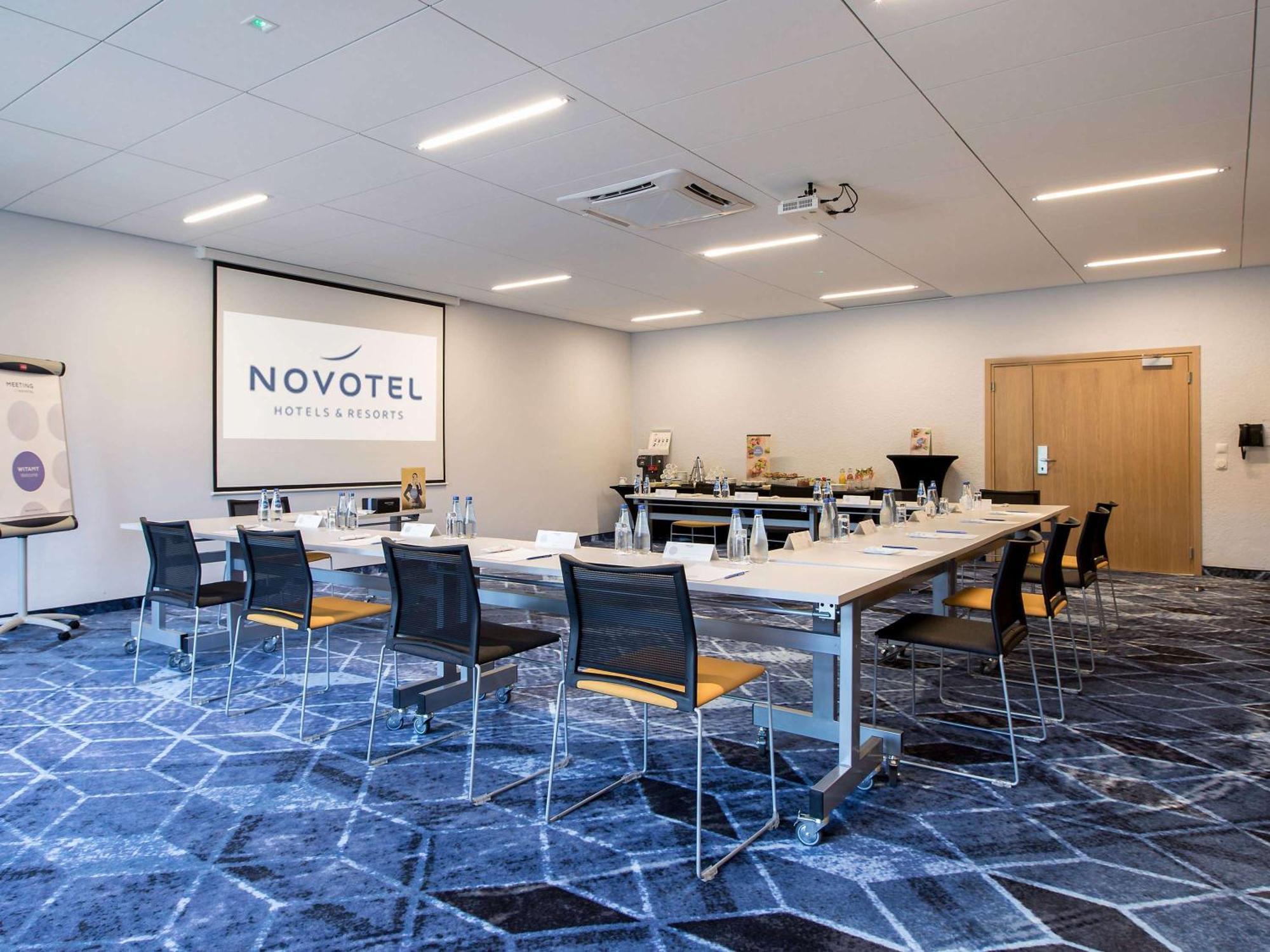 Novotel Wroclaw City Kültér fotó