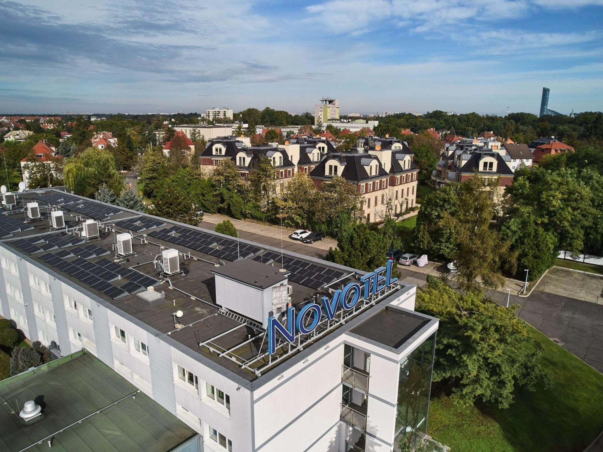 Novotel Wroclaw City Kültér fotó